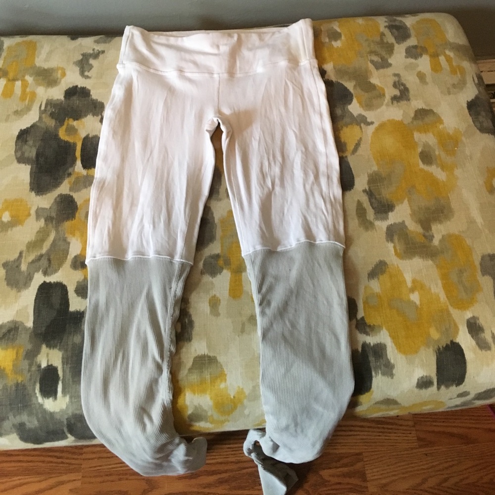 Alo yoga goddess legging white and grey